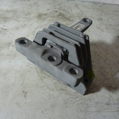 Opel insignia 2.0t подушка двигуна 13227715 фото №1