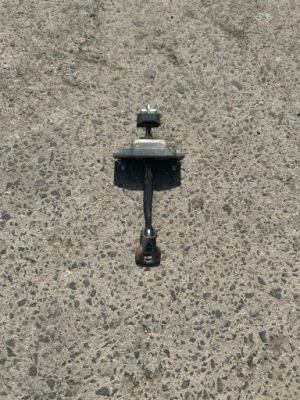 Ограничитель дверь левый перед toyota camry xv40 europa фото №1