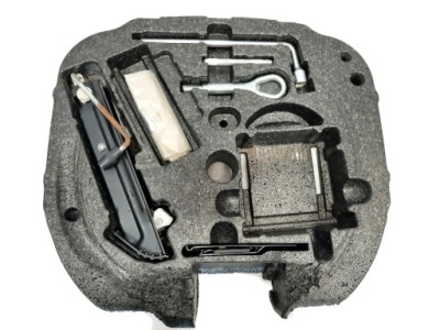 Вкладиш багажника mercedes slk w171 a1716840537 фото №1