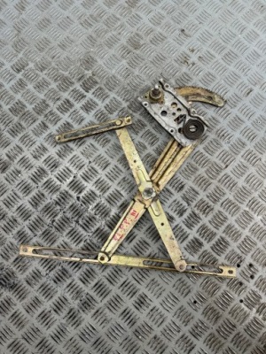 Mitsubishi pajero i подъемник стекло правый перед фото №1