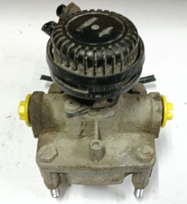 Клапан релейний напівпричепа scania 4 r фото №1