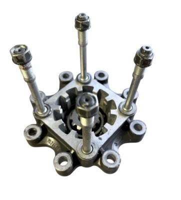 Корпус підшипник привод scania 1524031 фото №1