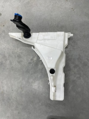 Бачок омивача a6 c8 оригінал idealny 4k0955451d фото №1