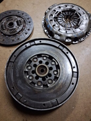 Колесо маховик mercedes 6110301605 фото №1