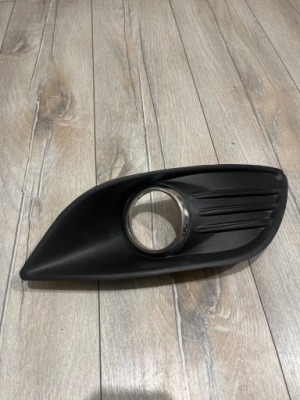 Ford focus 2007-2011 решітка радіатора решітка бампера права фото №1