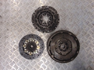 Nissan pulsar сцепление колесо двухмассовый 1.2 14- фото №1