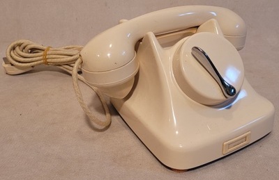Stary telefon gabinetowy - KRISTIAN KIRKS TELEFONFABRIKER A/S.