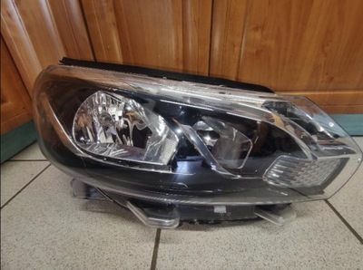 Лампа передняя перед toyota proace ii lift 16- фото №1