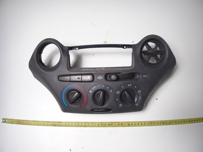 Панель керування обдув toyota yaris 04r фото №1