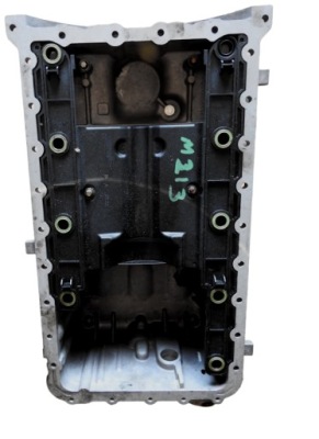 M213 поддон масляная porsche 4.5 v8 9481071406r фото №1