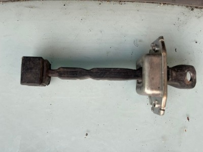 Ограничитель дверь перед outlander фото №1