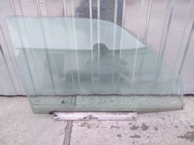 Скло бічна правий перед mercedes w124 фото №1