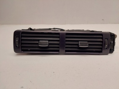 Решётка обдув средняя audi оригинальный номер 4b1820951 фото №1