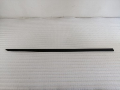 Toyota prius молдинг двері права перед фото №1