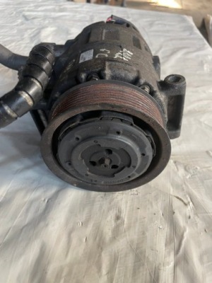 Land rover discovery iii компрессор кондиционера 447180-8382 фото №1