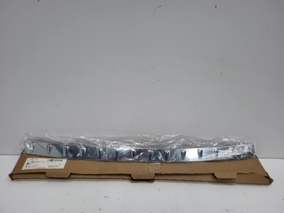 Хром бампера задня mercedes w246 a2468850011 фото №1