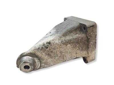 Mercedes r171 m271 кронштейн двигуна права бензин фото №1