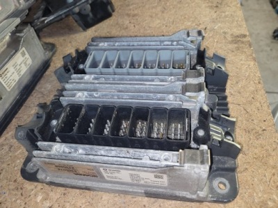 Бортовой компьютер блок управления двигателя scania dc13 147 фото №1