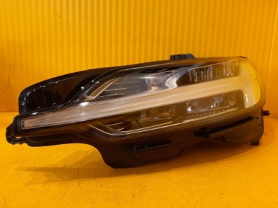 Volvo v60 ii 18r.- лампа перед левая full led фото №1