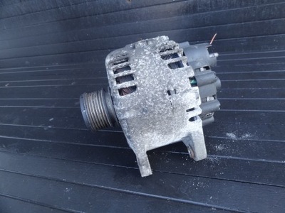 Renault fluence 2012 1,5 dci генератор 231004864r фото №1