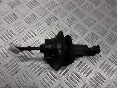 Помпа зчеплення mazda 3 bk фото №1