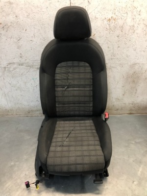 Q3 8u lift сиденье правый пассажир материал 2014-2018 фото №1