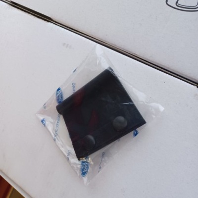 Прокладка pod капот ford kuga 2012- фото №1