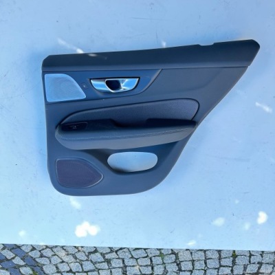 Volvo v60 ii правая обивка обшивка na дверь задние bowers & wilkins фото №1