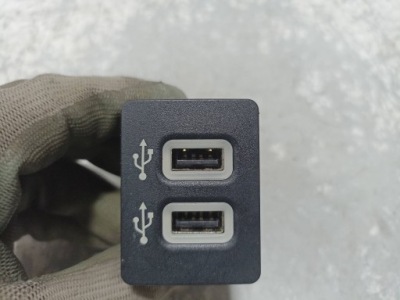 Ford ecosport lift роз'єм usb hc3t-14f014-ac фото №1