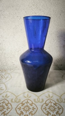 wazon wazonik szklany kobaltowy PRL