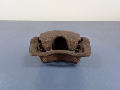 Micra iii k12 1.2 16v суппорт перед левый скоба фото №1