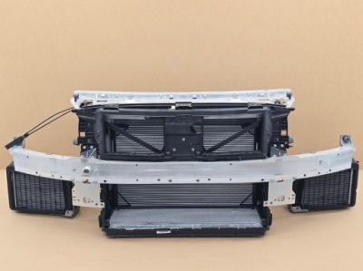 Pas передній радіатор mercedes класу c w206 s206 c63 s e performance фото №1