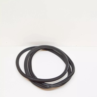 Audi q7 4l rear hatch lid gasket 4l0827705j фото №1