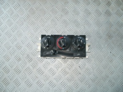 Панель обдув mercedes-benz оригинальный номер 1688300385 фото №1