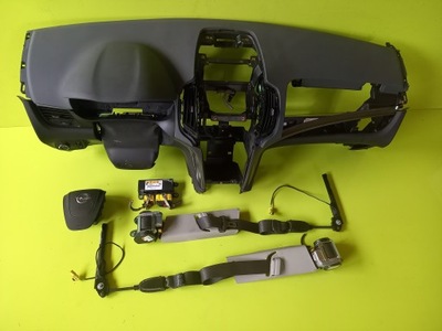 Панель приладів консоль подушки безпеки подушка безпеки ремені opel zafira c 12r фото №1