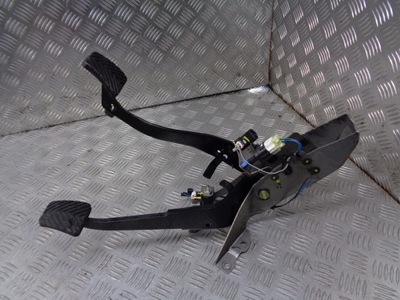 Педали комплект mitsubishi space star ii фото №1