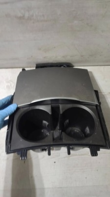 Alfa romeo stelvio 2021 бардачок панелі приладової панелі фото №1