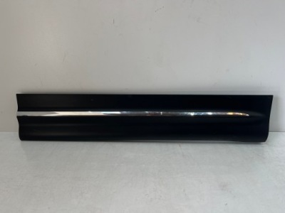 Mercedes glb w247 молдинг накладка двері передня права a2477274601 фото №1