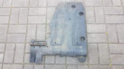 Audi tt 8n0 захист підвіска 8n0825213c фото №1