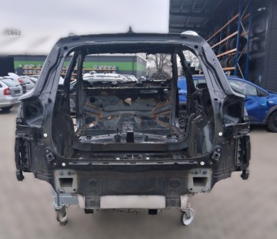 Pas задний поддон четверть volvo xc40 лак 717 фото №1