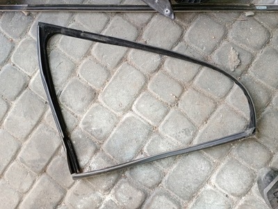 Прокладка скло двері правих передніх opel insignia a 2008-17 фото №1