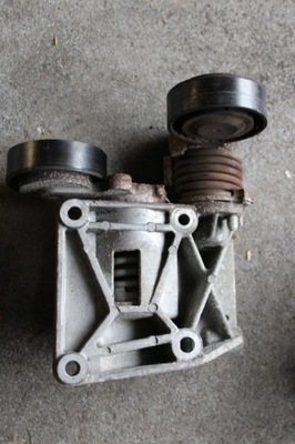 Volvo v50 04-12 кронштейн натягувач ремінь ролики 2.4 бензин фото №1