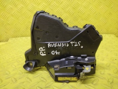 Toyota avensis t25 kombi замок двері правий перед фото №1