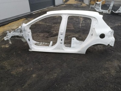 Чверть лонжерон ліва крила задня блок двигуна поріг peugeot 208 i 5d фото №1