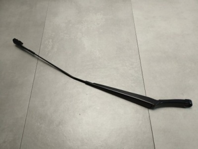 Audi q5 8r рычаг дворники правое 8r1955408b фото №1