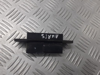 Мікровимикач замка кришки toyota auris i 1.6 фото №1