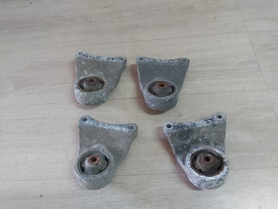 Toyota rav4 iii подушка кронштейн задняя мост дифференциал правая фото №1