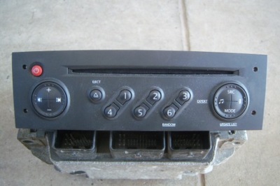 CLIO 3 RADIO 