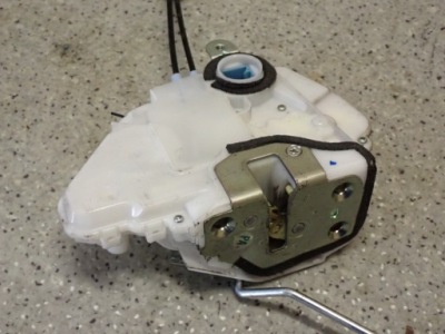 Honda civic viii sedan замок двері передній правий фото №1