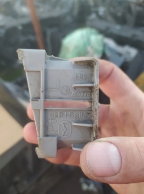 Кронштейн распылителя фара lewego mazda 6 iii gj 2012-2015 фото №1